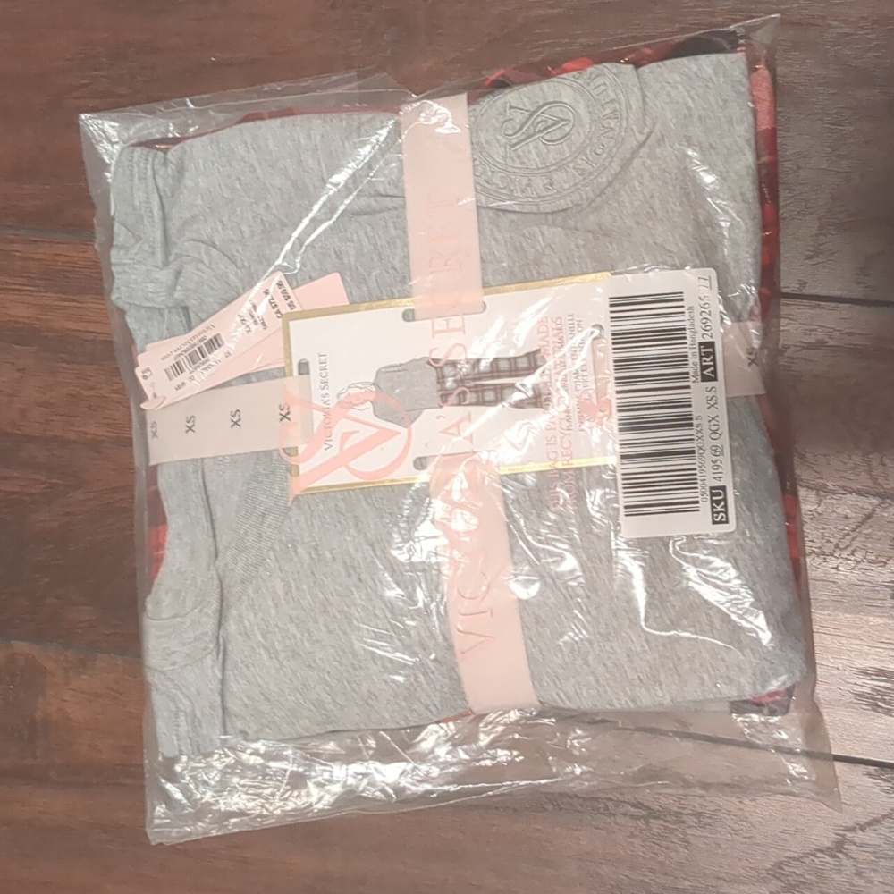 New Victoria secret Flannel Long-Sleeve Tee-Jama Set - Picture 4 of 5